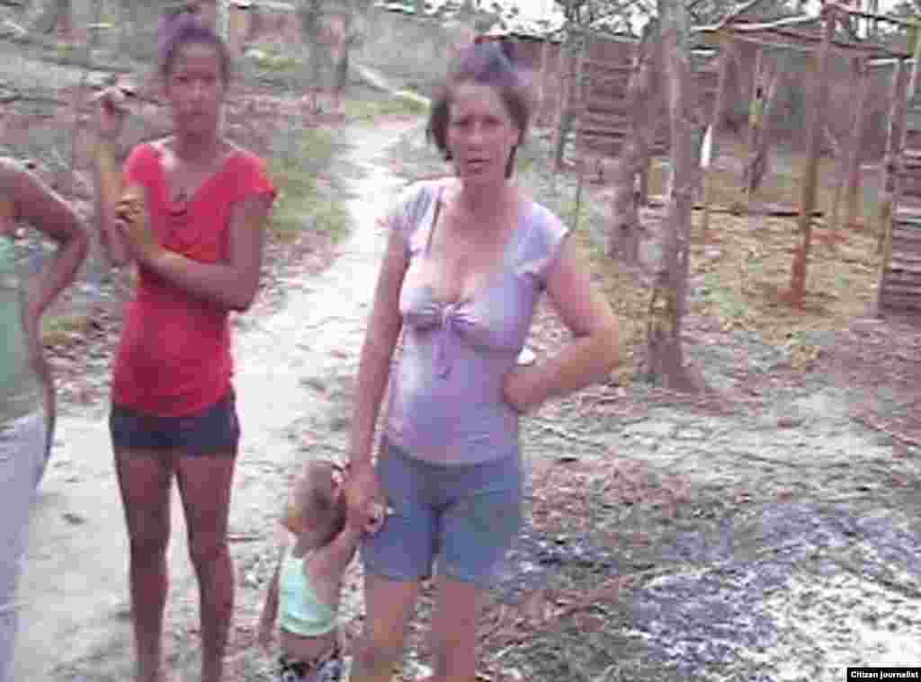 Familias desalojadas en Barrio Angola Camagüey